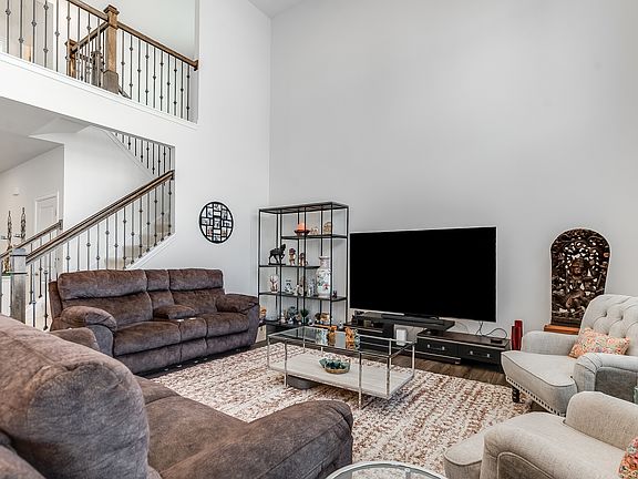 5th image of 2552 Weatherbee Ln