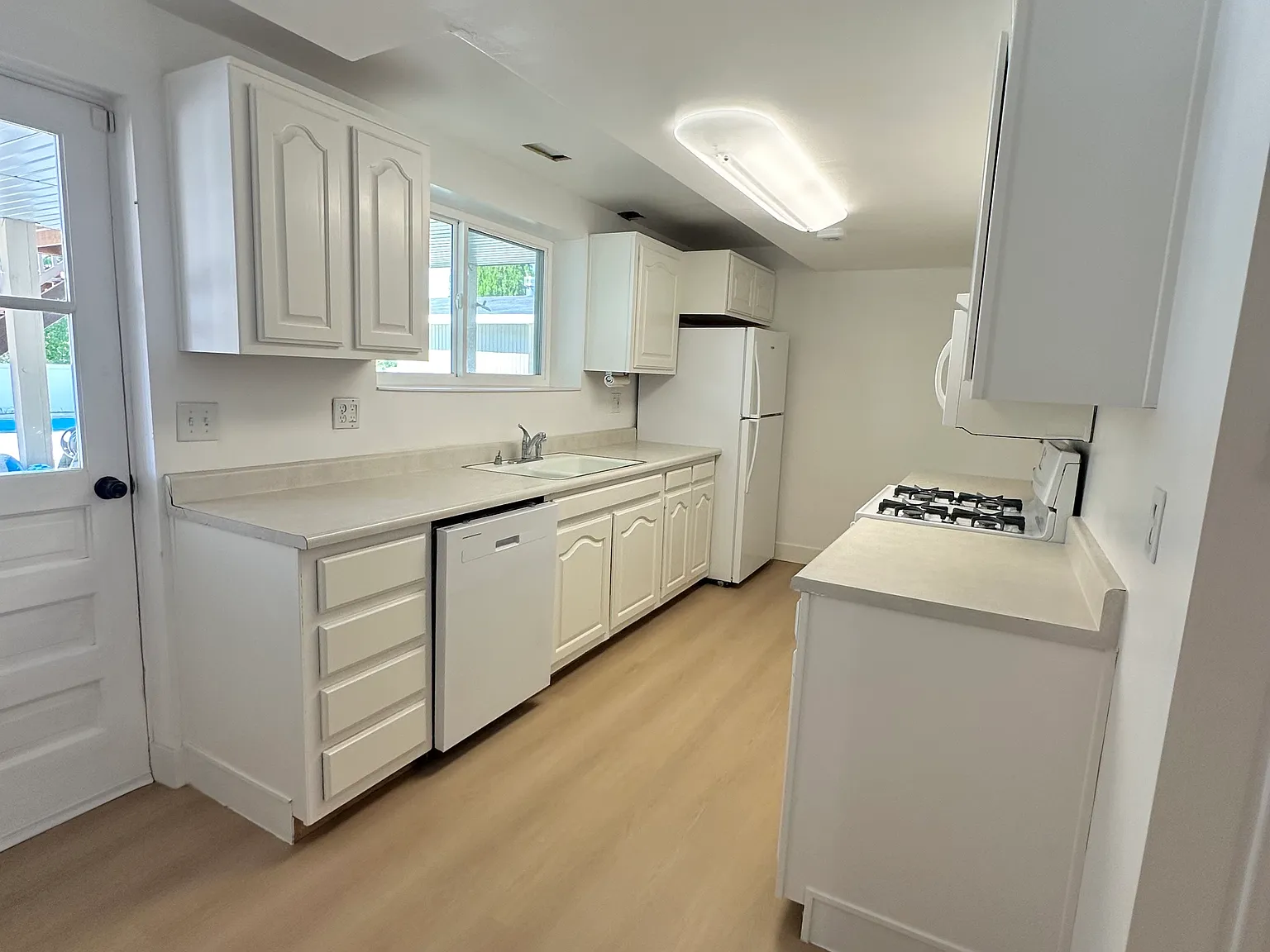 2 bed, 1400 sqft, $1,550 — Photo 1