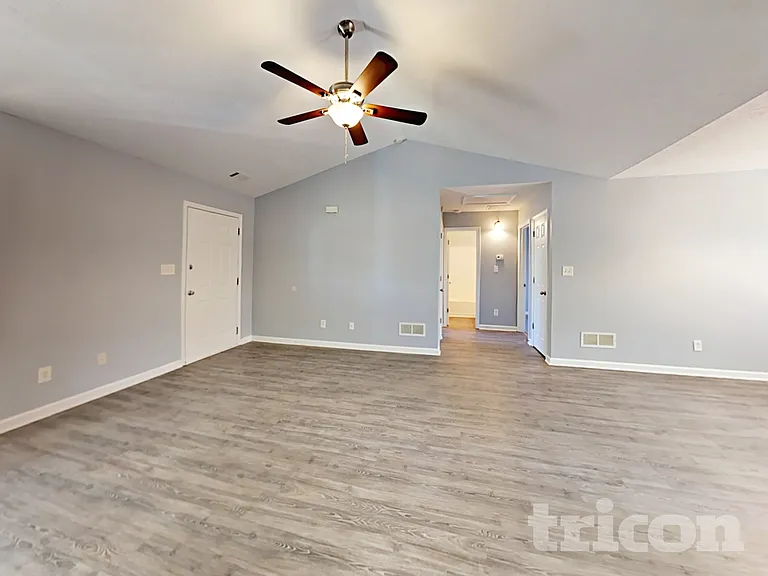 184 Kings Crossing Ct — Photo 6