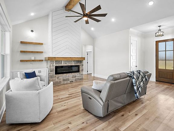3rd image of 16139 Eagle Ln