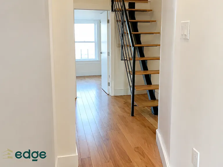 191 Troutman St #4R — Photo 3