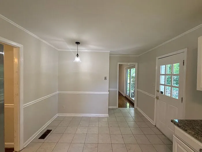 5710 Charing Pl — Photo 8