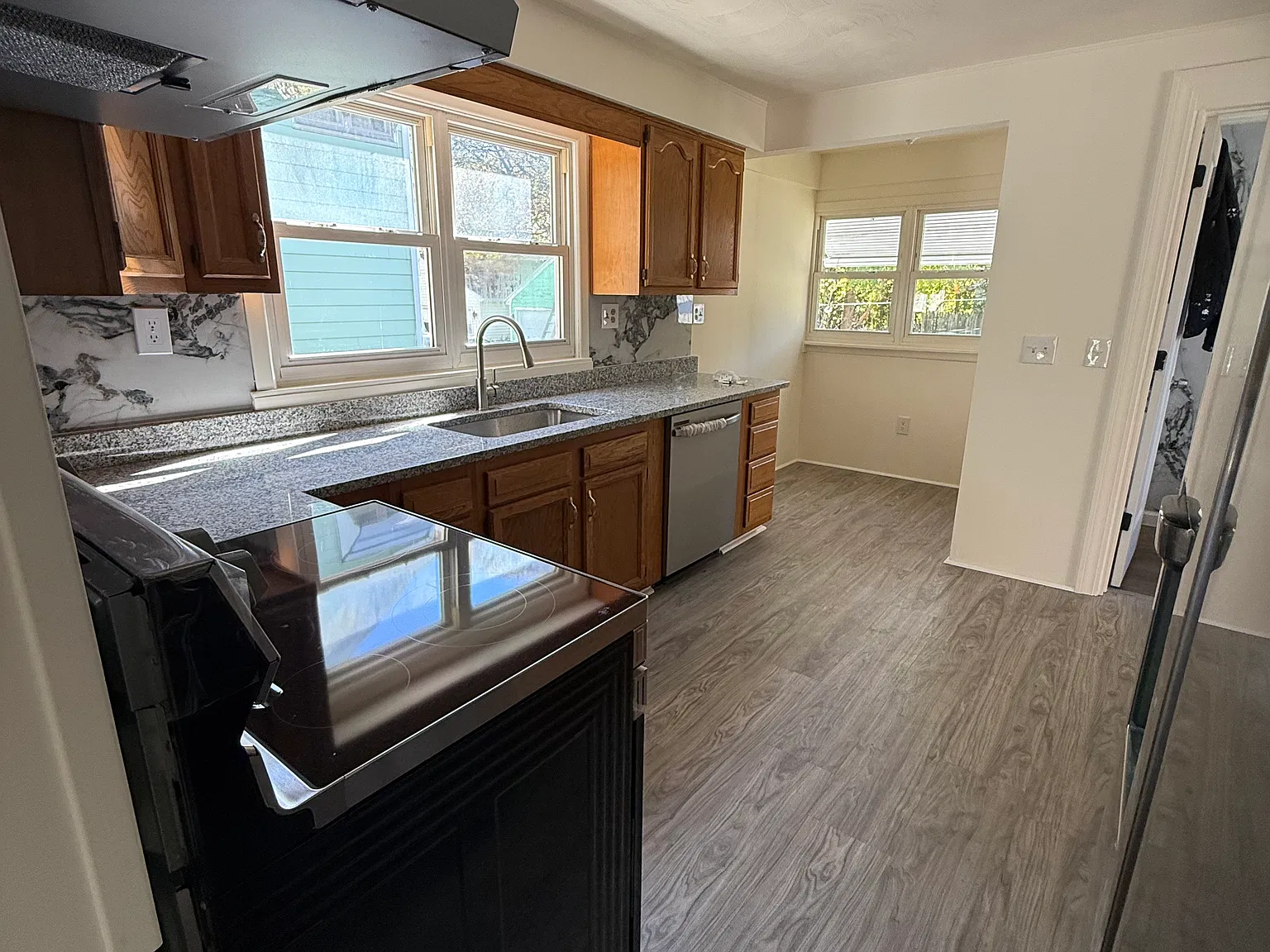 3 bed, 1256 sqft, $2,000 — Photo 4