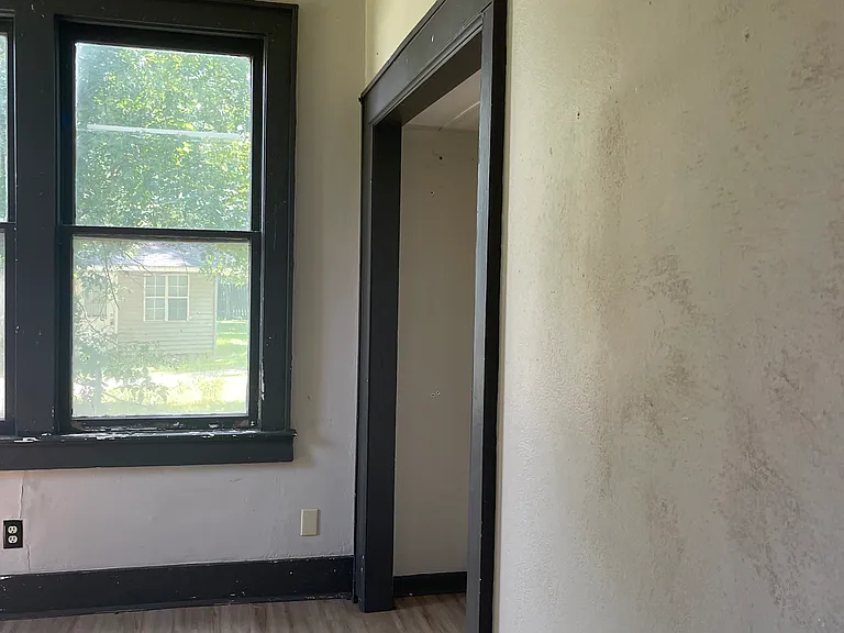 305 J.t. Polk Dr — Photo 17