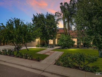 7310 Clifftop Way, Bakersfield, CA, 93306