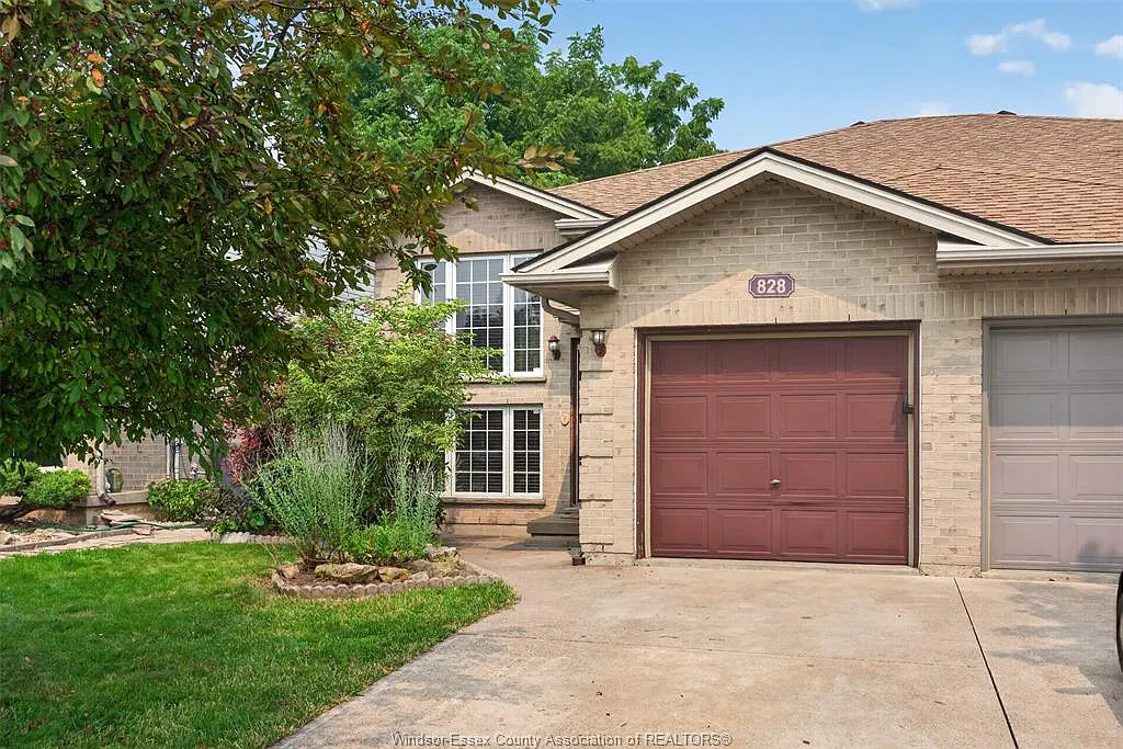 3 bed, $2,400 — Photo 1