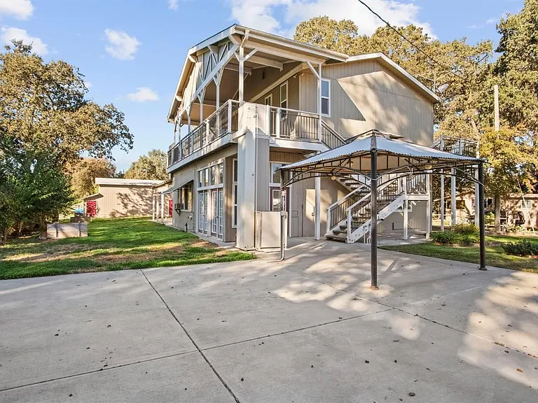 788 E Willow Ave — Photo 11