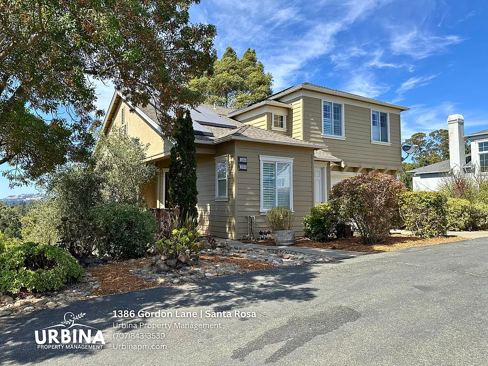 1386 Gordon Ln
