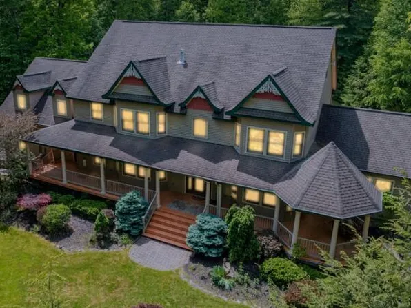 593 Cherry Lane Rd, East Stroudsburg, PA 18301