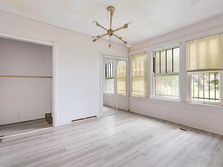 2225 Catalpa Dr — Photo 6