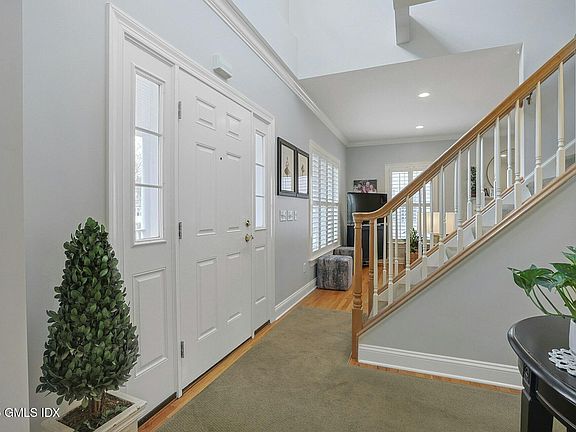 3rd image of 19 Cross St