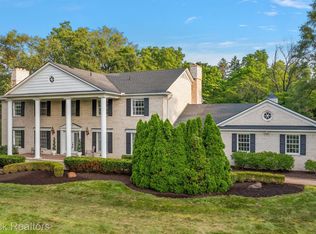 1080 Dowling Rd, Bloomfield Hills, MI 48304