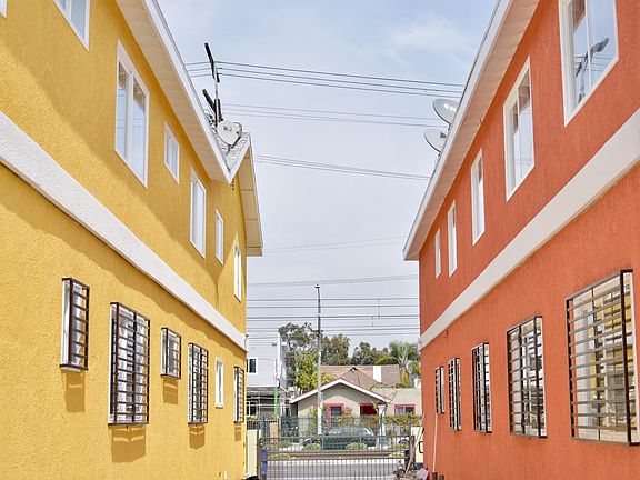 Path to back parking lot