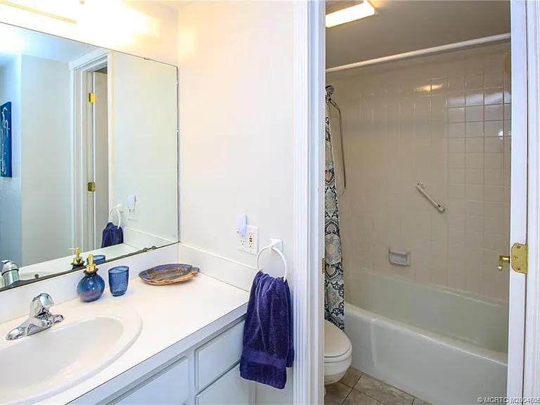 350 NE Edgewater Dr #202 — Photo 18