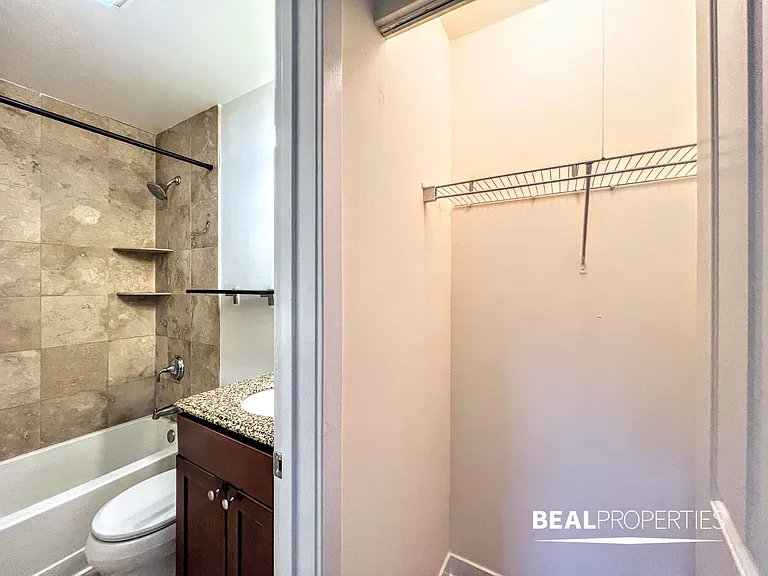625 W Wrightwood — Photo 56