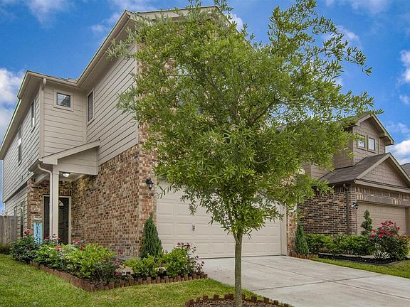 3rd image of 16015 Thornbill Ln