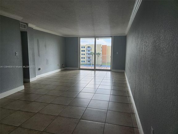 4th image of 7000 NW 186th St #4-425