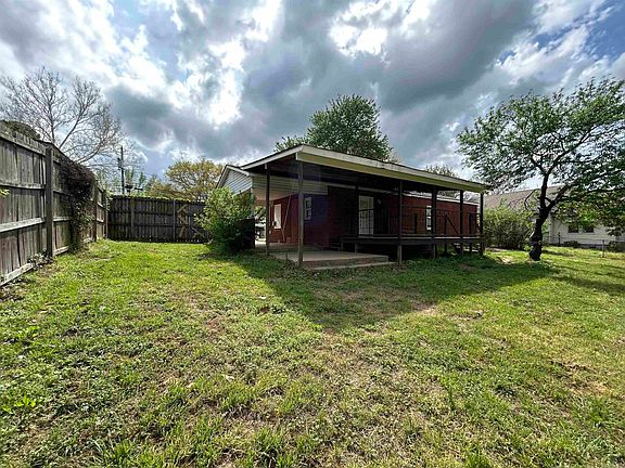 3rd image of 1022 Sulphur Springs Rd