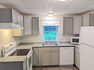 27 Farese Rd APT B, Milford, MA 01757