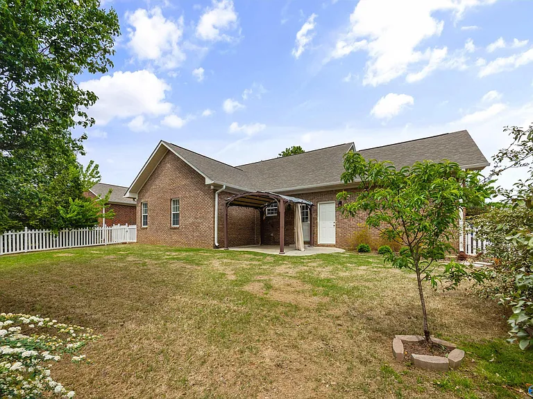 5104 Frankford Dr SE — Photo 34