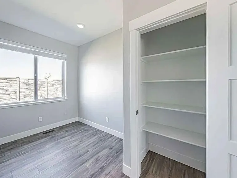 676 Carlow Dr — Photo 14