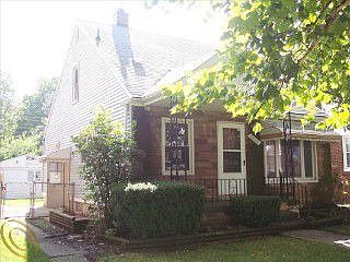3rd image of 6710 Woodmont Ave