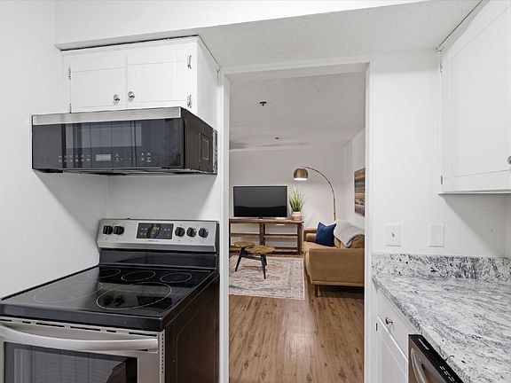 4th image of 1808 State St APT 311