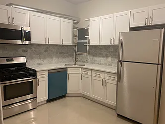 Rented by R New York