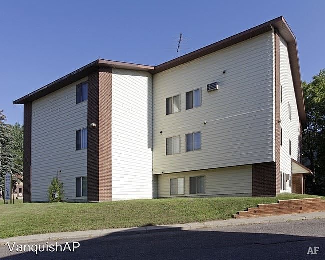 1st image of 1420 6th Ave S APT 302