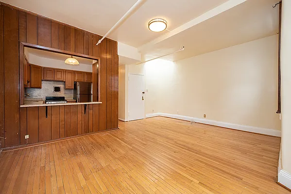 Rented by Perry Associates NYC Inc | media 8