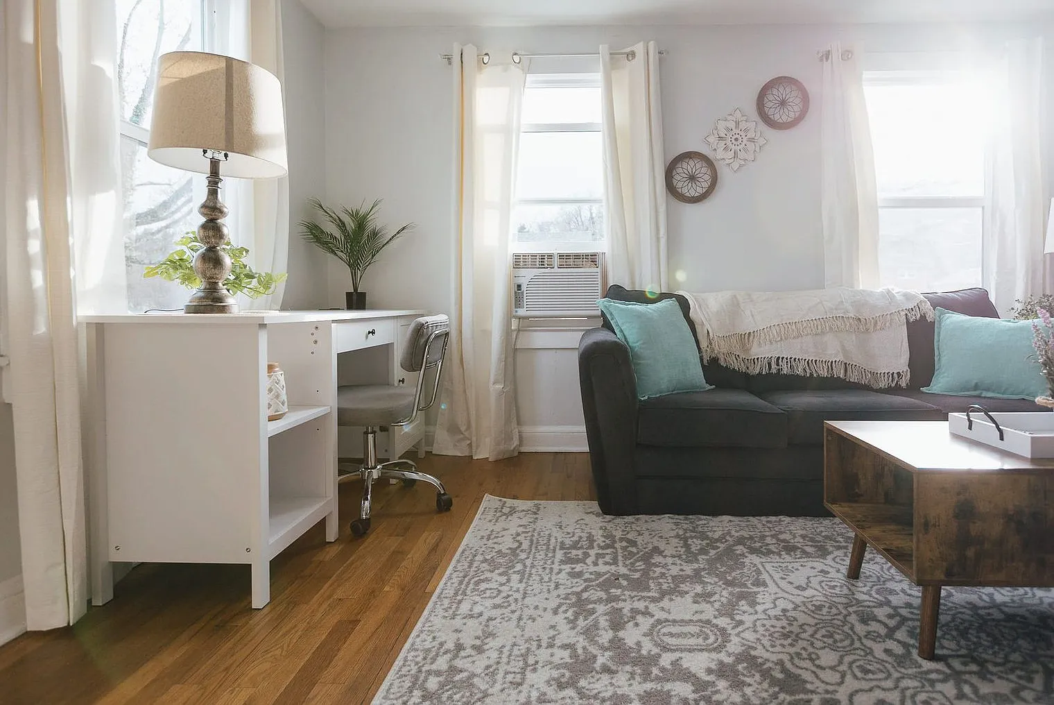 1 bed, 1.0 bath, 592 sqft, $2,512 — Photo 4