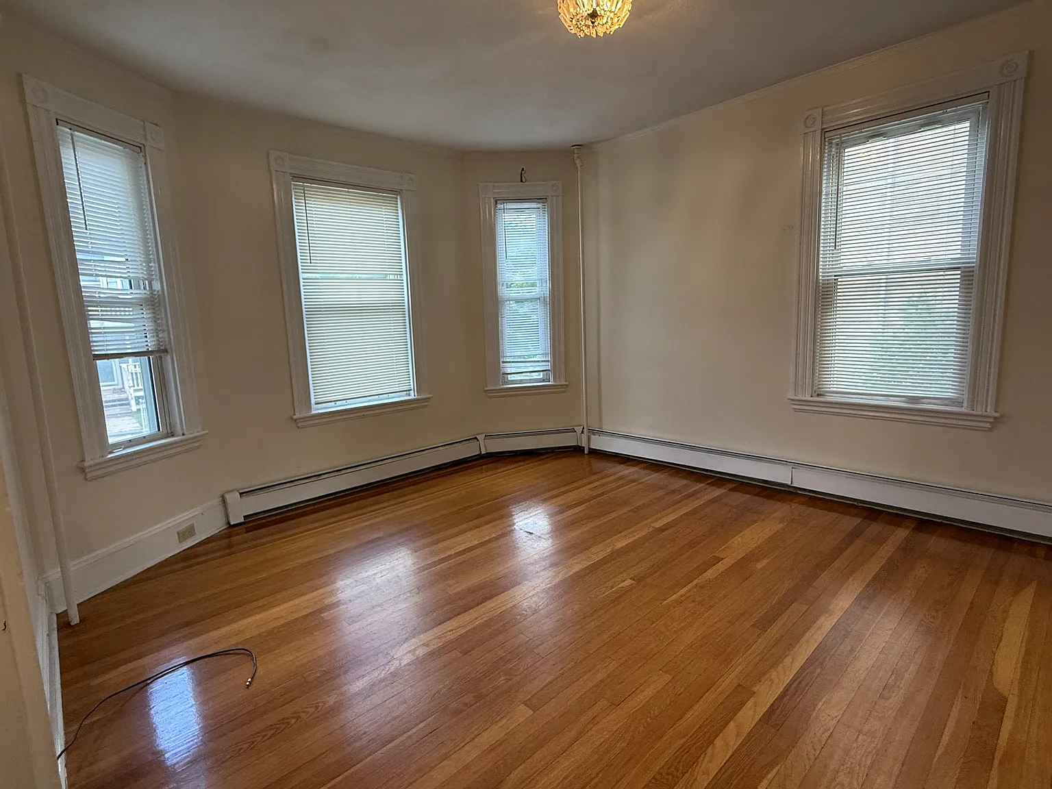 2 bed, 1100 sqft, $2,000 — Photo 2