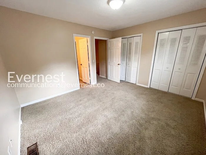 2406 Lyndon Ave #4 — Photo 10