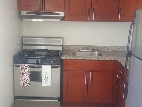 3rd image of 266 Perrymont Ave APT 2
