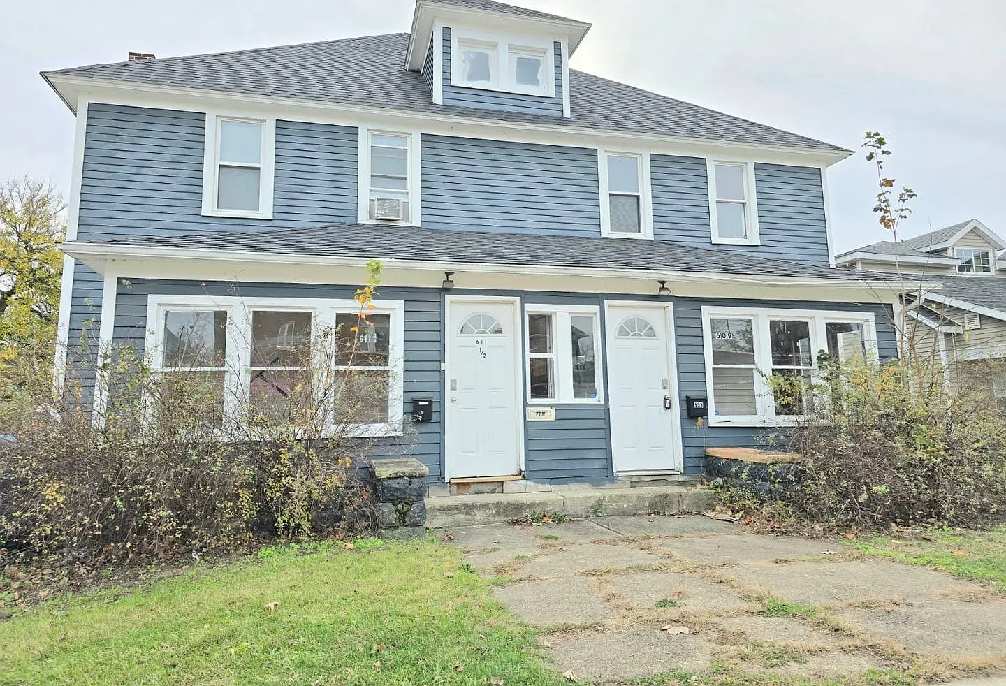 609/611 E. Mishawaka ave — Photo 1