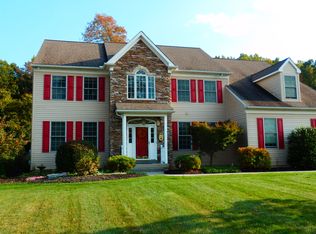 3757 Elm Ter, Hellertown, PA 18055