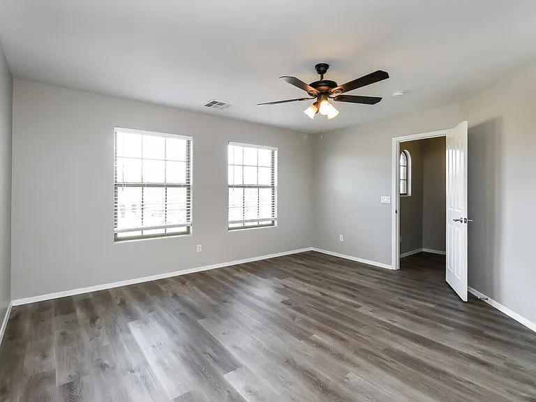 2523 E Bart St — Photo 10