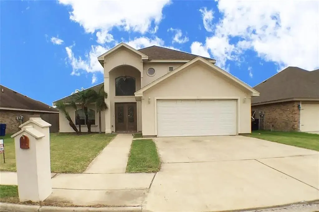 3 bed, 3.5 bath, 2370 sqft, $2,000 — Photo 1