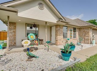 251 Ridge Oak Dr, Red Oak, TX 75154