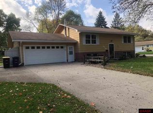 1014 Church St, Saint Peter, MN 56082