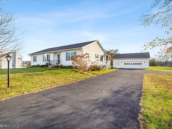 4th image of 151 Stafford Ln