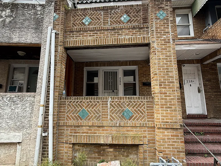 220 Court Ave — Photo 22