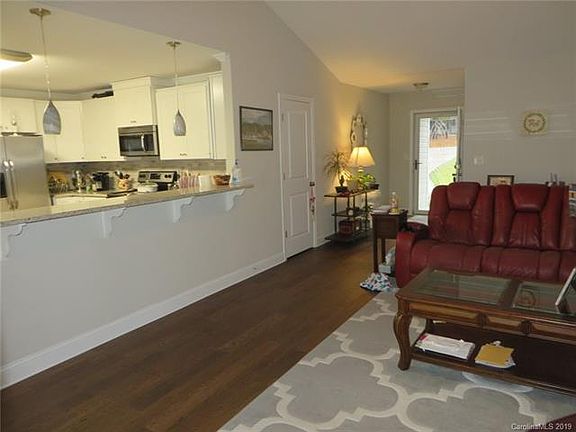 5th image of 1571 Stonecroft Dr
