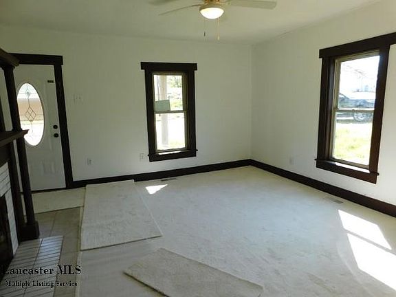4th image of 136 Main St