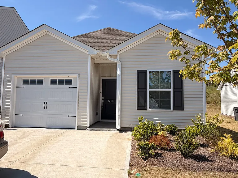 1456 Donhill Dr — Photo 1