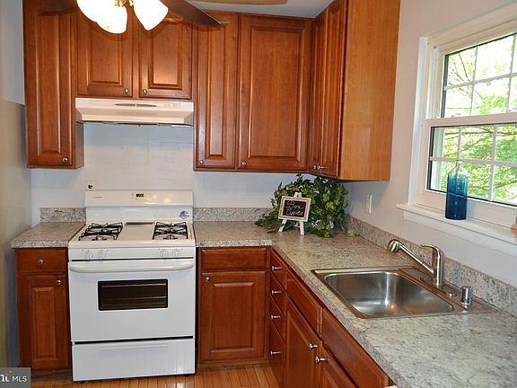 5th image of 574 Millshire Dr