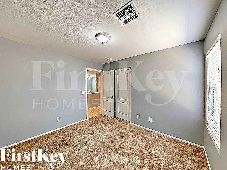 2430 W Via Dona Rd — Photo 11
