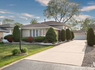 10528 S 81st Ave, Palos Hills, IL 60465