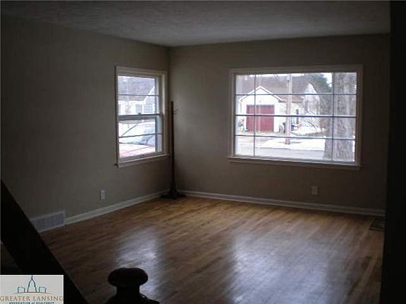 2nd image of 740 Grove St