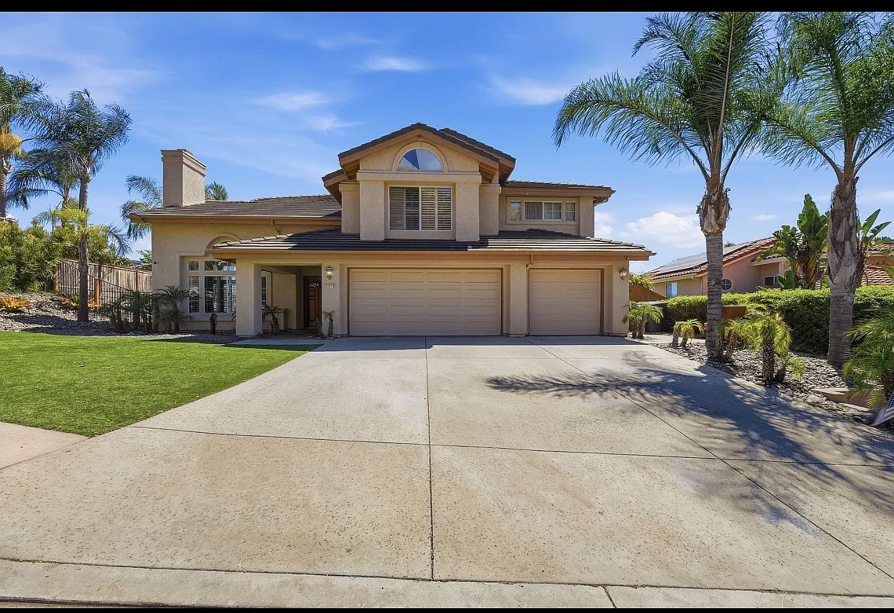 5 bed, 3100 sqft, $5,999 — Photo 1